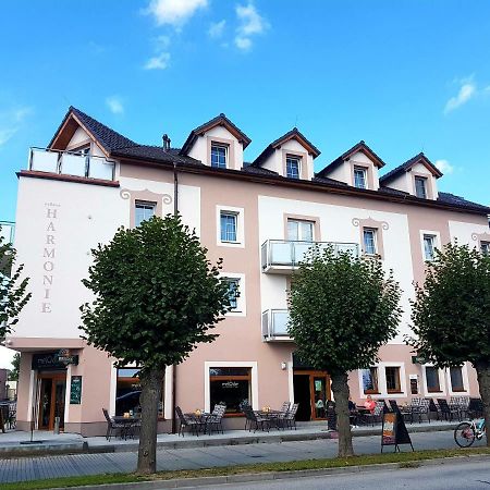 Wellness Hotel Harmonie Trebon Ngoại thất bức ảnh